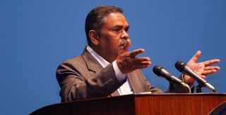 अध्यक्ष  यादवले  भने   : "  राजनीतिक   स्थिरता  बिना  आर्थिक  विकास  असम्भव  "