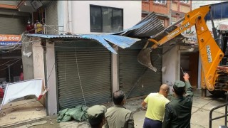 एक महिनाको अभियान :  '३९ स्थानका अवैध संरचना हटाइए, १९ पार्किङ खाली' 