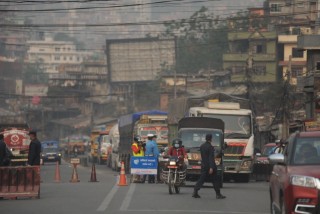 काठमाडौँ उपत्यका : 'दसैमा २० लाखले छोड्ने, स्थायी  घर फर्कने ह्वात्तै बढे'