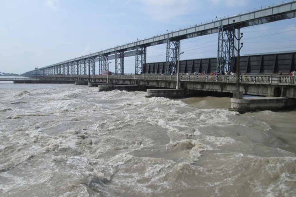 खोलानालामा पानीको सतह बढ्यो  :  'तटीय क्षेत्रका  बासिन्दालाई सतर्कता अपनाउन आग्रह '