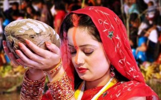 आज साँझ अस्ताउँदो सूर्यलाई अर्घ दिइयाे : " तराई तथा राजधानीका नदीनाला दुलहीझैँ सिङ्गारिए "
