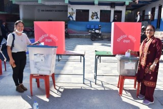 आयोगको निर्णय : 'दोलखाका १० मतदान केन्द्रमा पुनः मतदान गर्ने' 