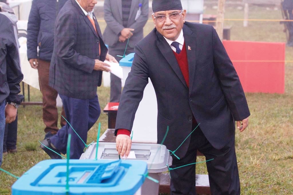 अध्यक्ष दाहालले भने : " गाउँ - गाउँमा पुगेको सिंहदरबार उल्ट्याउन दिइन्न "  