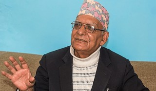 पाका राजनीतिज्ञ चित्रबहादुर केसी भन्छन :" दलप्रति वितृष्णा बढ्यो " 