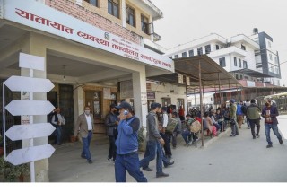 यातायात सेवामा विकृति  :' स्वास्थ्य रिपोर्ट नै नक्कली बनाउँछन् बिचौलिया '
