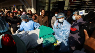 उपचार  दयनीय   अवस्थामा    :    " पैसा भए पनि  सेवा पाउन  कठिन, स्थानान्तरणकै  सिफारिस "