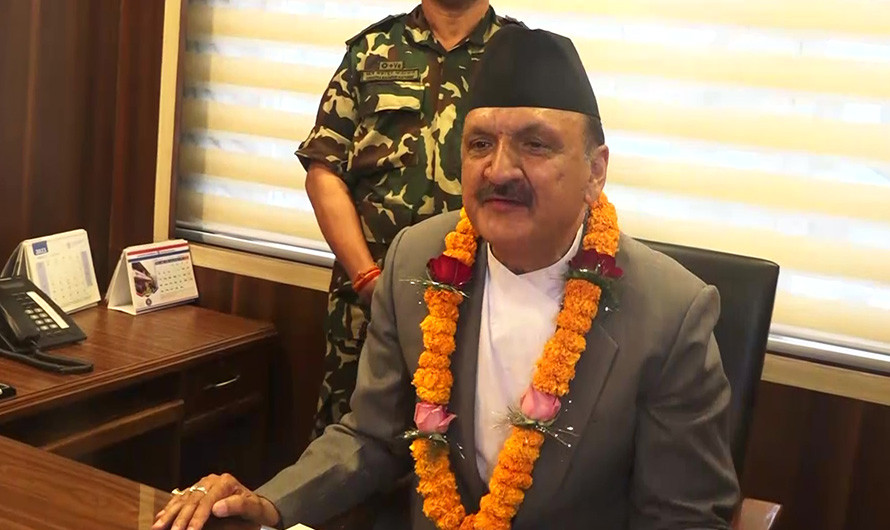 अर्थमन्त्री डा. महतले भने   :  ‘ व्यवसायीमा निराशा छ, मनोबल बढाउने गरी काम गर्छु’
