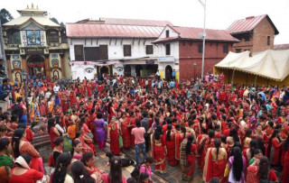 देशभरका शिवालयमा भक्तजनको घुइँचो  :  " दर्शनका लागि लाम "