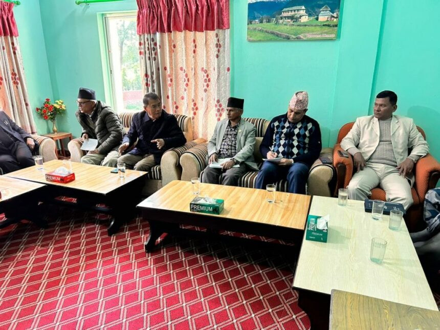 उद्धार तथा राहतकाे अवस्था   : ' अनुगमनमा  सदस्य भूकम्प प्रभावित क्षेत्रमा '
