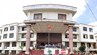 स्व नेता गुरुङको सम्मानमा कांग्रेसले तीन दिनसम्म पार्टीको झण्डा आधा झुकाउने