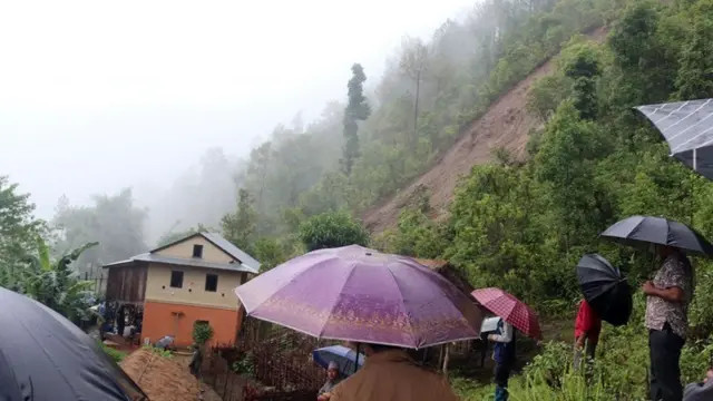 पछिल्लो एक महिना   : ' बाढी पहिरोमा परी ८३ जनाको मृत्यु, १०६ घाइते '