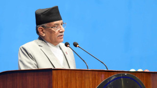 संसद्‌मा  गम्भीर प्रश्न  :  " सरकार र प्रधानमन्त्रीभन्दा बलियो शक्ति को ? "