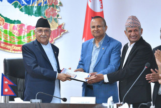 प्रधानमन्त्री ओलीले भने  : '  सरकार गम्भीर भएर  जिम्मेवारीपूर्वक  अघि बढ्छ  '