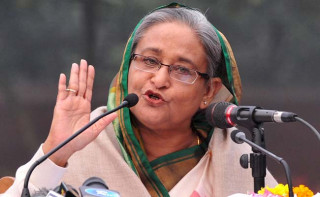  भारत आएकी हसिना बाहिरिइन्   :   "  प्रधानमन्त्रीमा  भित्रिदै युनुस् ! "