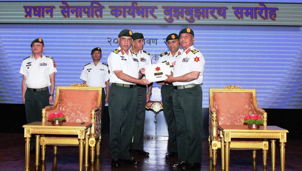 प्रधान सेनापति बने रथी सिग्देल  : ' आजदेखि कार्यभार सम्हाल्दै '