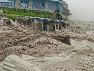 दुई वटा पोखरी फुटेर थामेमा बाढी   : ' थप दुई उच्च जोखिममा '