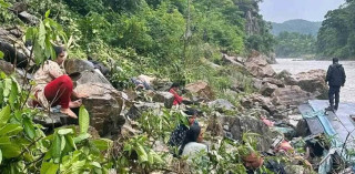 पोखराबाट काठमाडौँ जाँदै गरेको बस मर्स्याङ्दीमा खस्यो