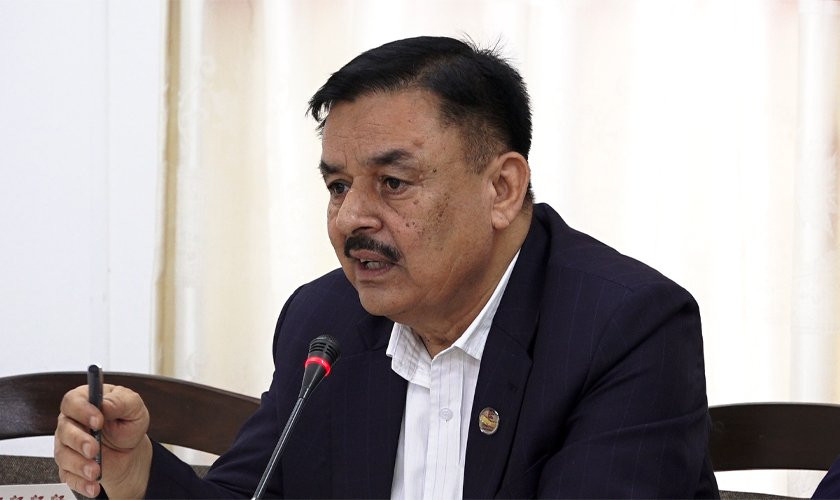 सांसद आचार्य भन्छन : ' संविधान संशोधन गर्न सबै दल मिल्नुपर्छ '