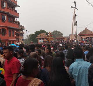 विश्वप्रसिद्ध बिस्काः जात्रा   : '  भैरवको रथ वंशगोपालबाट फर्काउँदै '