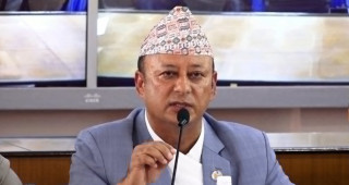 जलस्रोतको मुहान -   "  हिमाल जोगाऔँ "   : मन्त्री खड्का