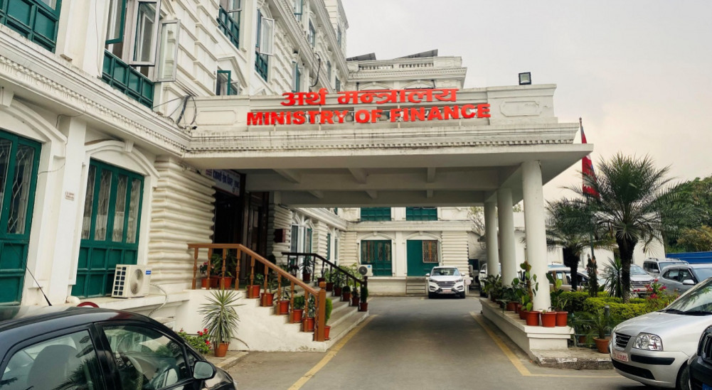 बजेट कार्यान्वयन गर्न सरकारको ९५ बुँदे मार्गदर्शन : ' तीन सिफ्ट' मा काम '