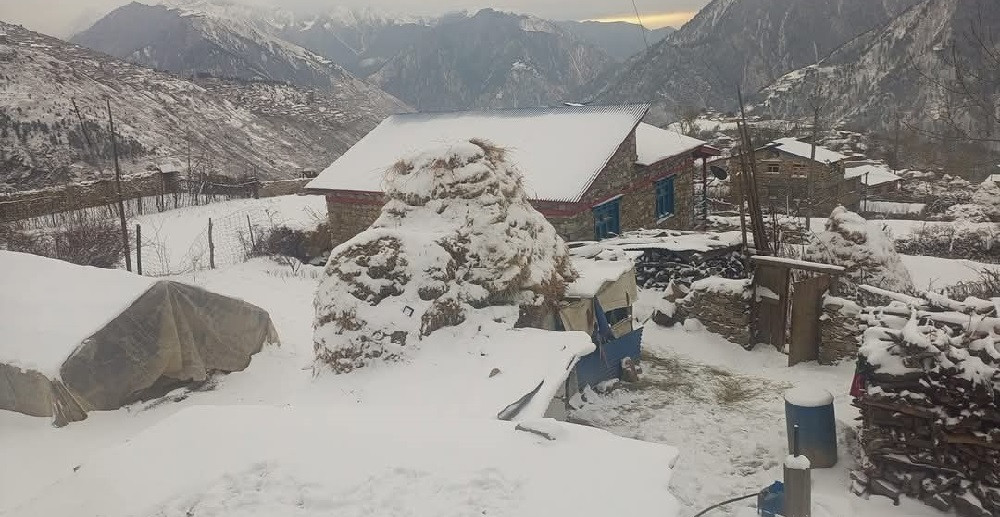 मुस्ताङ - डोल्पा सडक : भारी हिमपात, १० दिनदेखि अवरुद्ध