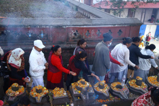 बालाचतुर्दशी पर्व आज : ' पशुपति क्षेत्रमा शतबीज छर्दै श्रद्धालु '