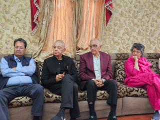 कांग्रेसका  डा. शेखरले  गरे  बुद्धिजीवीहरूसँग  संबाद