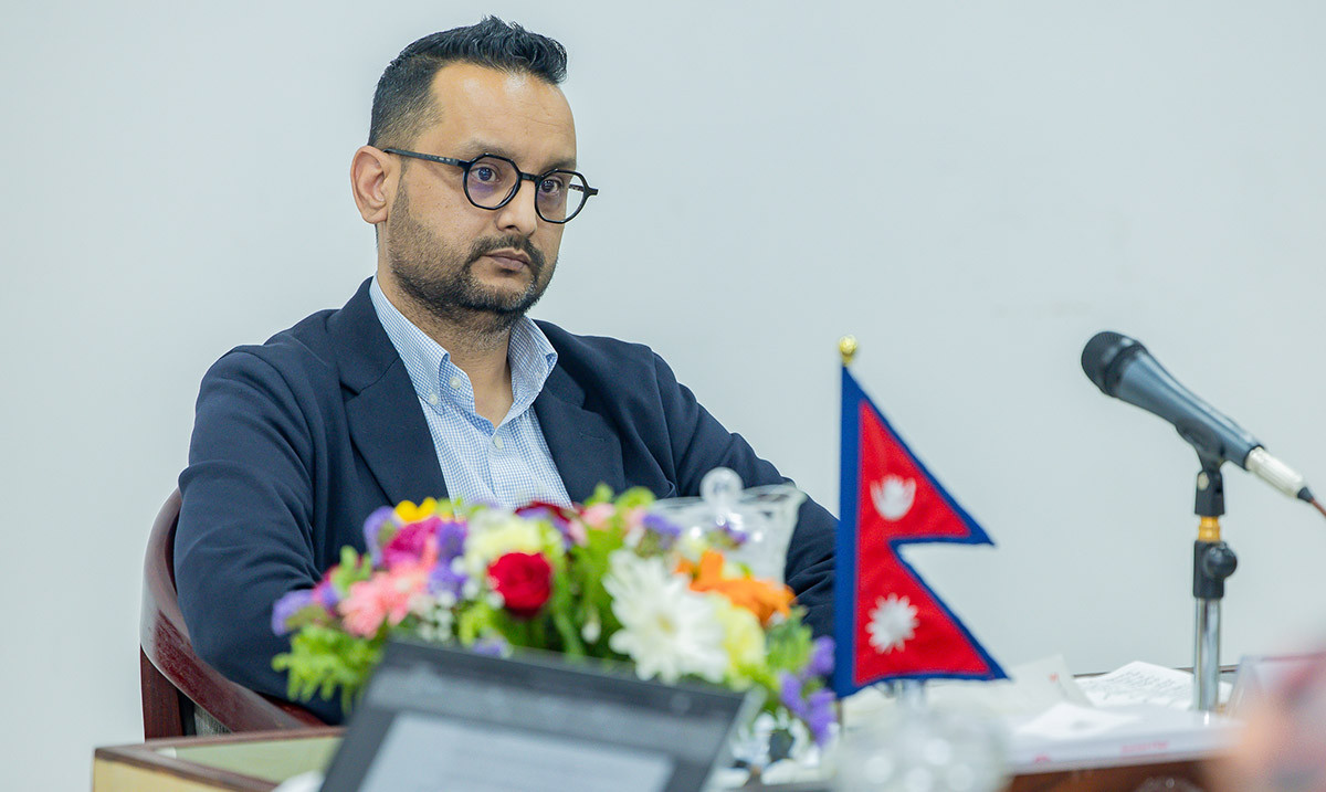 कार्यदल प्रतिवेदन तयार पार्दै  ः " लेखन कार्य अन्तिम चरणमा "