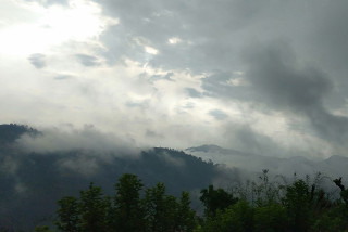 आजदेखि मनसुन सक्रिय   :  ' देशका विभिन्न स्थानमा वर्षाको सम्भावना '