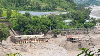 सीमामा किन दोहोरिरहन्छन् -  " विनाशकारी बाढी पहिरो "