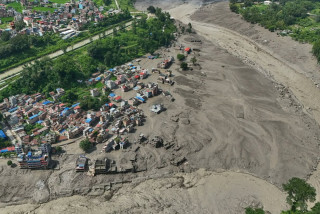 भोटेकोशीमा बाढी :   ' हालसम्म  एक हजार  ११८ को शव फेला '