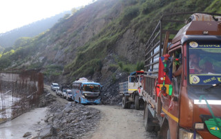 पुनर्निर्मित सडकबाटै आवागमन : ' दसैँमा थप सहज '